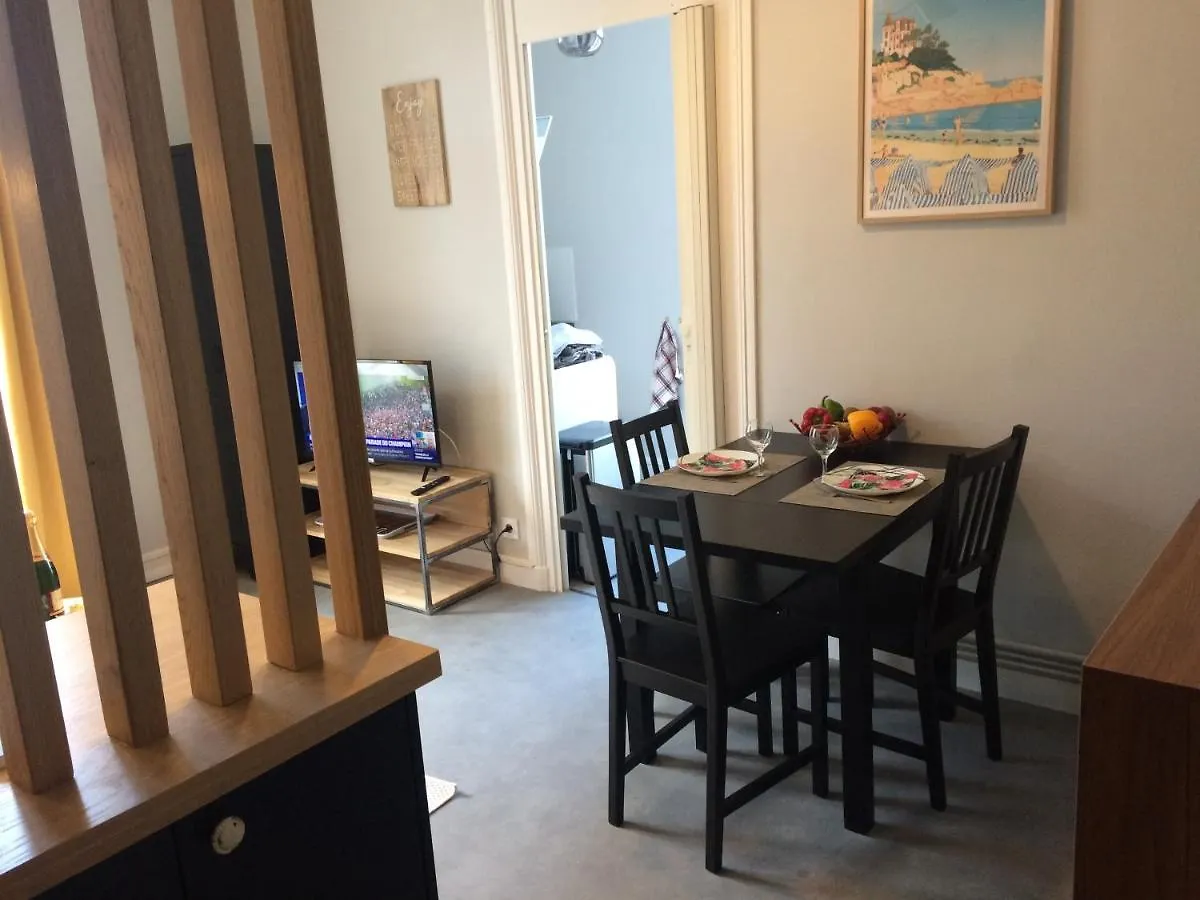 Dinard: Studio A 100 M De La Plage De L'Ecluse Frankreich